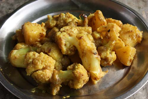 Aloo Gobi Recipe - Potatoes and Cauliflower with Coconut Milk - 23 Jun 12