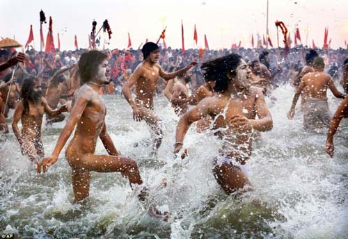 Washing Sins off at the Kumbh Mela - Cinema of Religion sells Entry Tickets to Heaven - 23 Jan 13