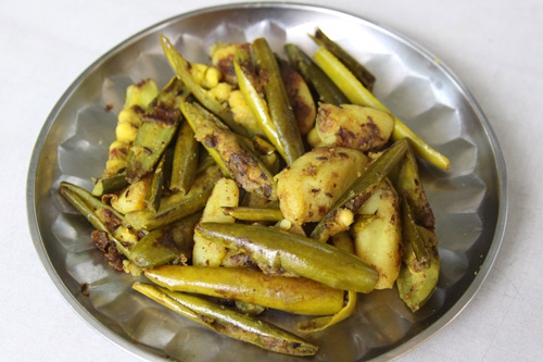 Aloo Parval Recipe - Pointed Gourd with Potatoes - 3 Aug 13