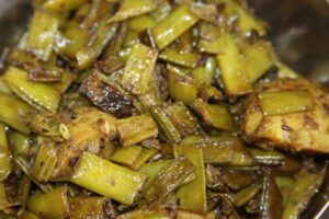 Read more about the article Aloo Gawar ki Phalli – Recipe for Potatoes with Cluster Beans – 21 Sep 13