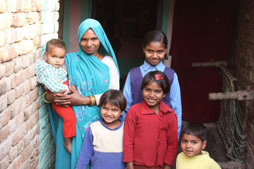 Eine frohe, achtköpfige Familie ohne Geld - Unsere Schulkinder - 14 Feb 14