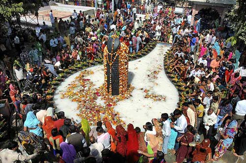 Shiva Lingam - Wie die Verehrung des Penis im Hinduismus begann - 17 Feb 15