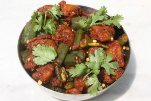 Read more about the article Aloo Bhindi in Tomato – Recipe for Potatoes and Okra with delicious Tomatoes – 12 Sep 15