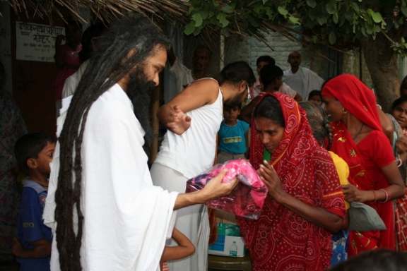 Distributing Clothes to those in Need - 11 Sep 08