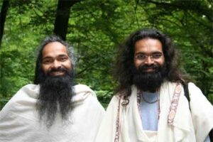 Read more about the article The Ashram Family – Openly Being Together – 24 Mar 08