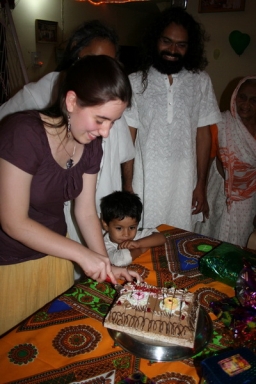 Ramona feiert ihren Geburtstag im Ashram - 19 Mär 09