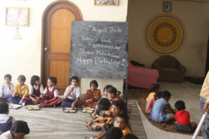 Read more about the article Paten Feiern Geburtstage im Ashram in Indien – 6 Aug 10