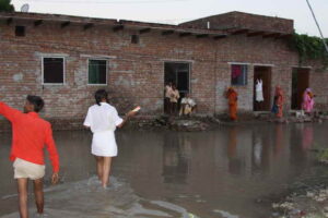 Read more about the article Experience of the Flood in Vrindavan – 17 Sep 10