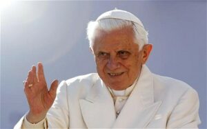 Read more about the article Papst erlaubt Kondome um Verbreitung von AIDS zu verhindern – 22 Nov 10