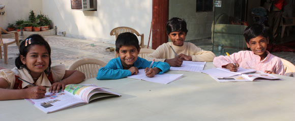 Korruption verhindert den Anstieg der Alphabetisierungsrate in Indien - 16 Feb 11
