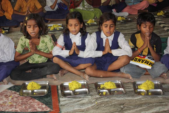 Read more about the article Sect Adhyatmik Ishwariya Vishwa Vidyalaya accused of Kidnapping minor Girls – 8 Sep 11