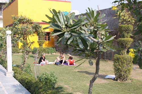 Uniqueness of our Ashram - small and without Religion or Guru - 6 Feb 12